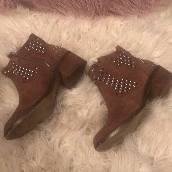Steve Madden tan suede studded boot - Picture 3 of 5